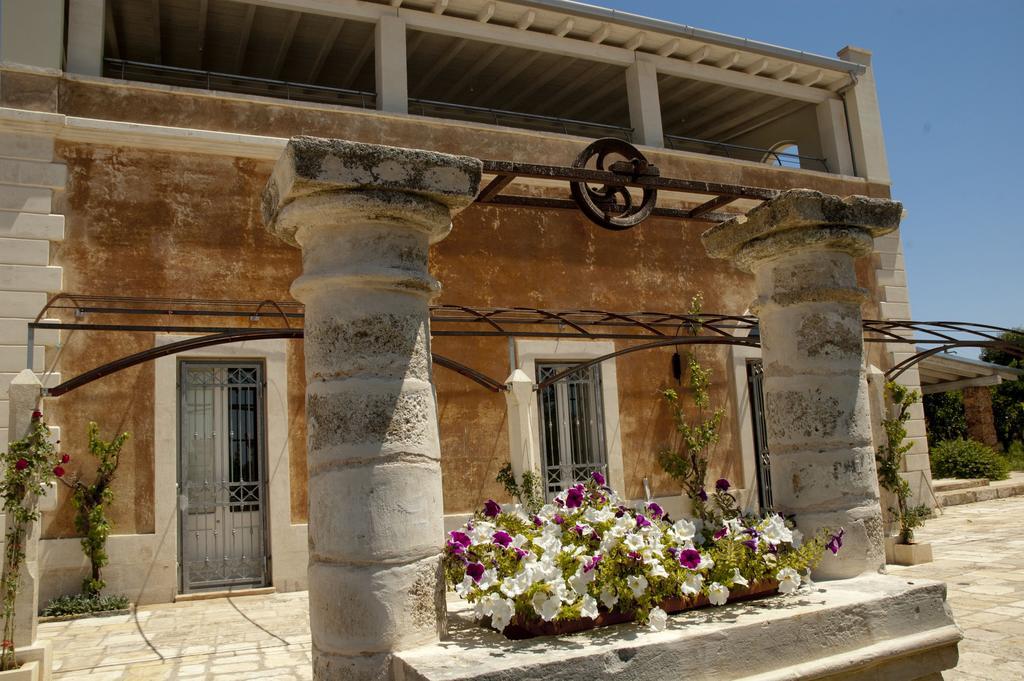 Agriturismo Li Calizzi Arte E Natura 노볼리 외부 사진